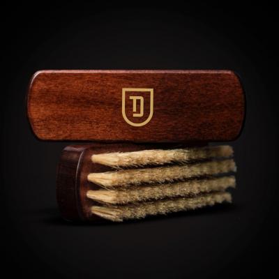 Brosse cuir
